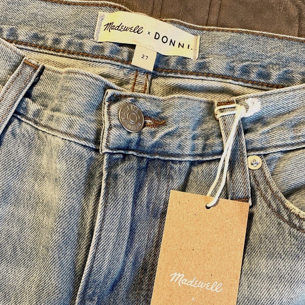 Madewell x Donni Low-Rise Loose Jeans in Mathison